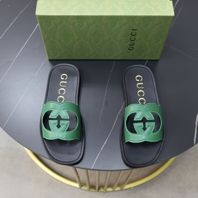 G*u*i slippers